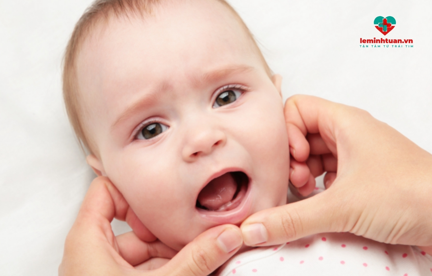 Trẻ 8 tháng chưa mọc răng do di truyền