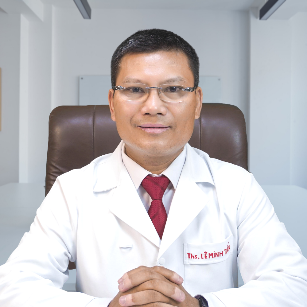 thầy thuốc Lê Minh Tuấn