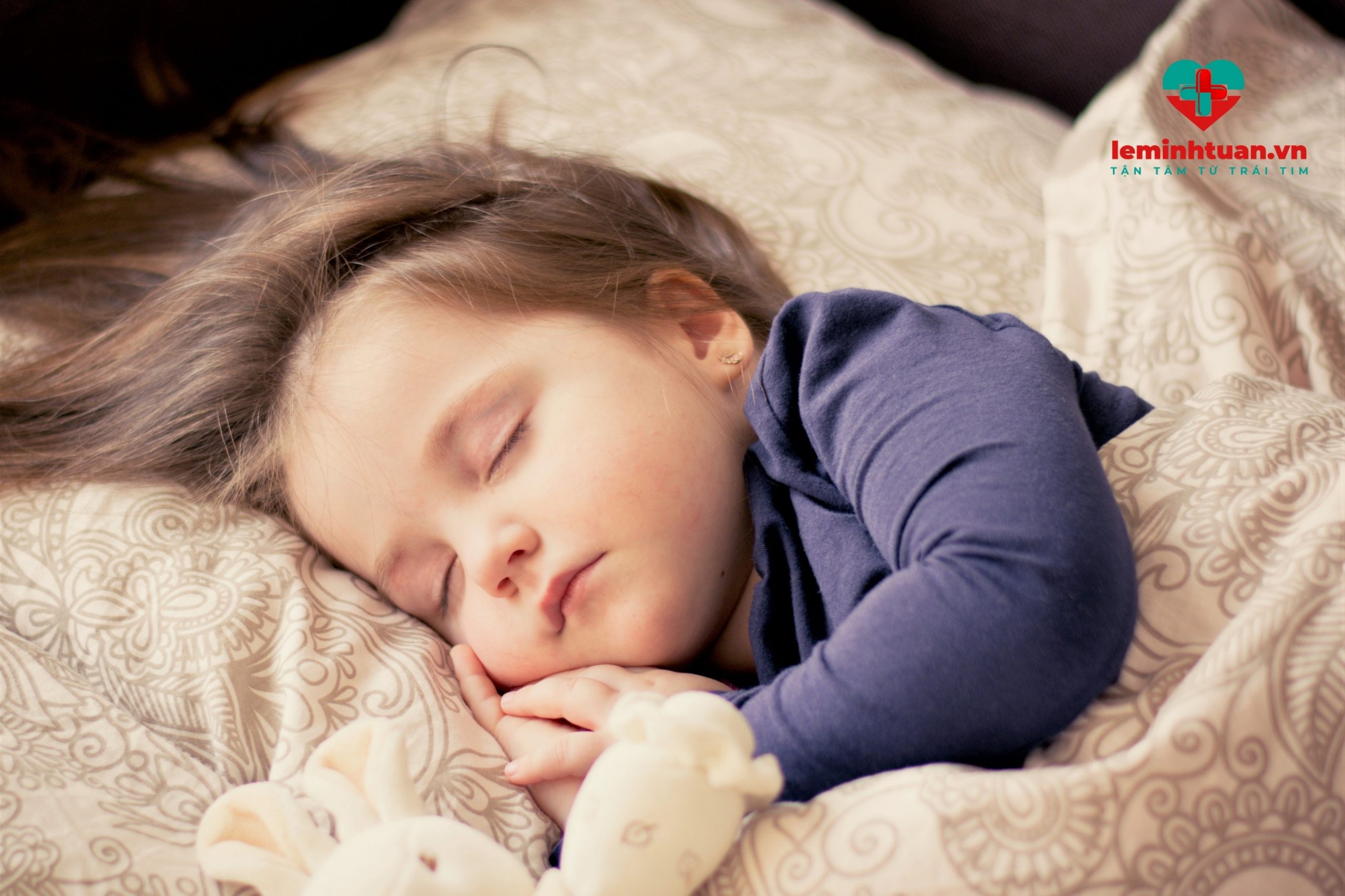 Trẻ nên ngủ lúc mấy giờ để tăng chiều cao?