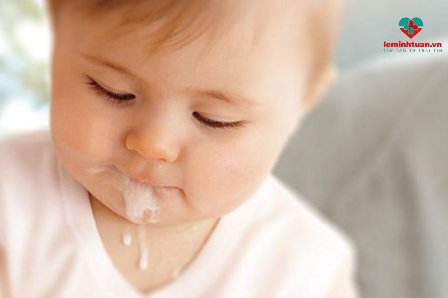 Nôn trớ ở trẻ sơ sinh do không dung nạp lactose