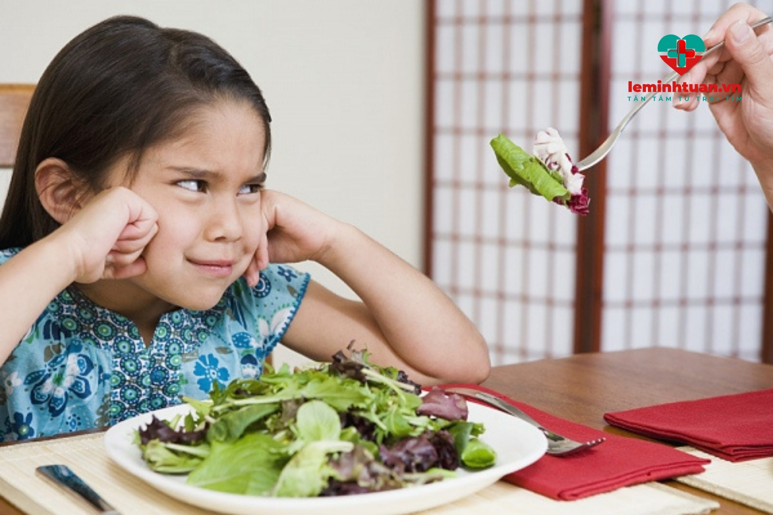 Cách làm cho trẻ dễ đi cầu khi bị táo bón điều chỉnh chế độ dinh dưỡng