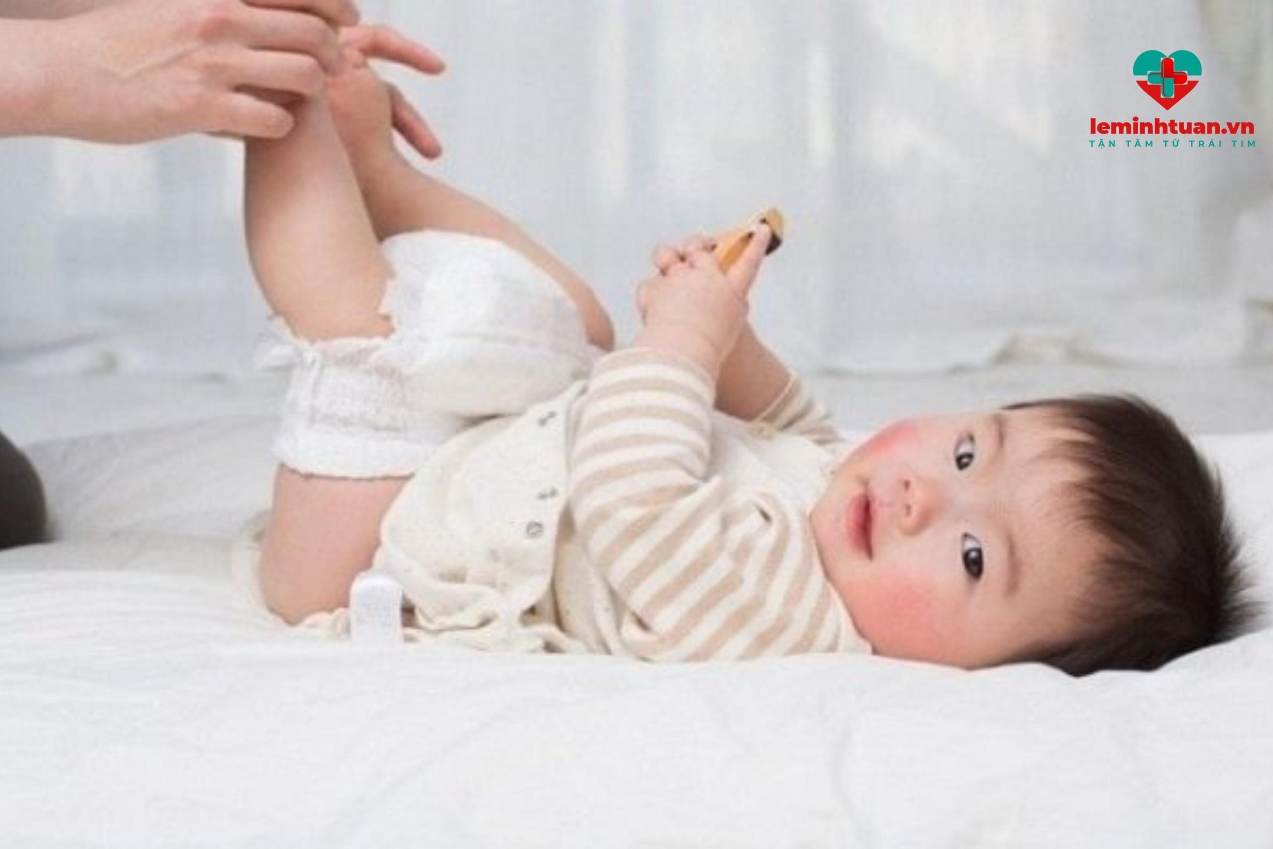 Trẻ đi ngoài lỏng có mùi tanh do bé bị một số bệnh về đường tiêu hóa