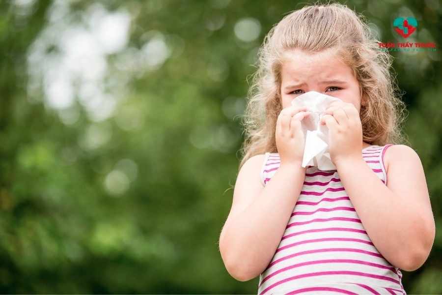 Triệu chứng ban đầu khi trẻ bị cảm lạnh thường khó nhận biết