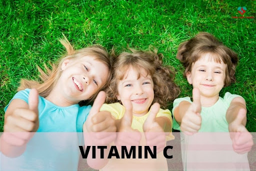 Bổ sung đầy đủ vitamin C giúp trẻ có sức đề kháng tốt 