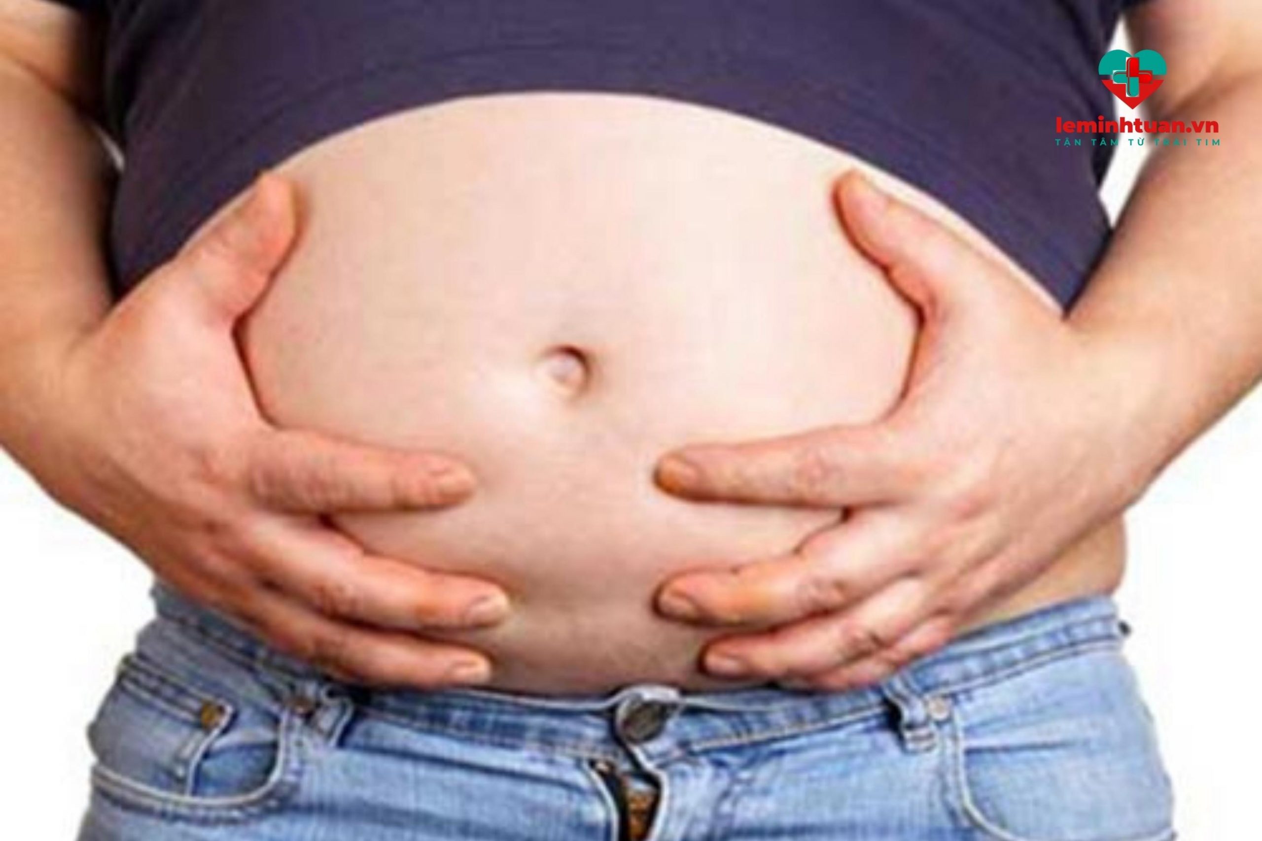 Trẻ bụng phình to sau khi ăn bình thường