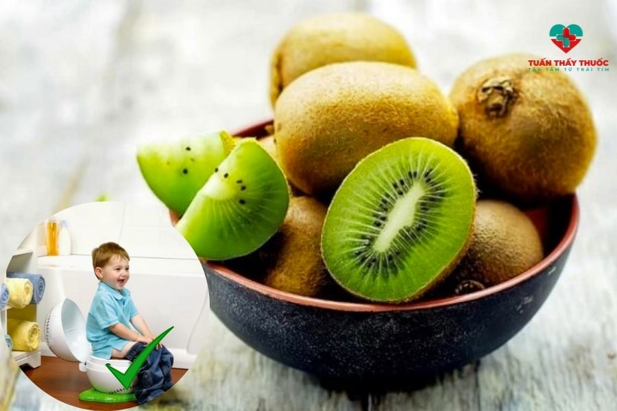 Trẻ bị táo bón nên ăn hoa quả gì: quả kiwi