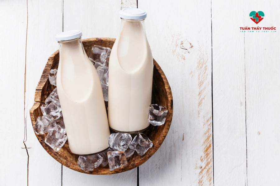 Thức ăn chứa canxi: Sữa và các sản phẩm từ sữa