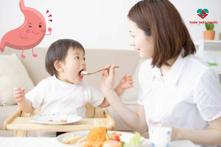 Trẻ bao nhiêu tháng ăn cơm được: Khi trẻ có hệ tiêu hóa ổn định